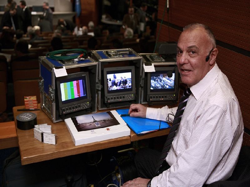 images/inbrov/B tournage dans l'auditorium de la maison du barreau (2).jpg